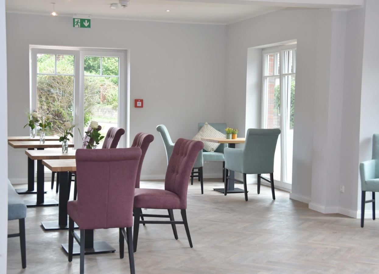 Hamester - & Restaurant * Basthorst (Schleswig-Holstein)